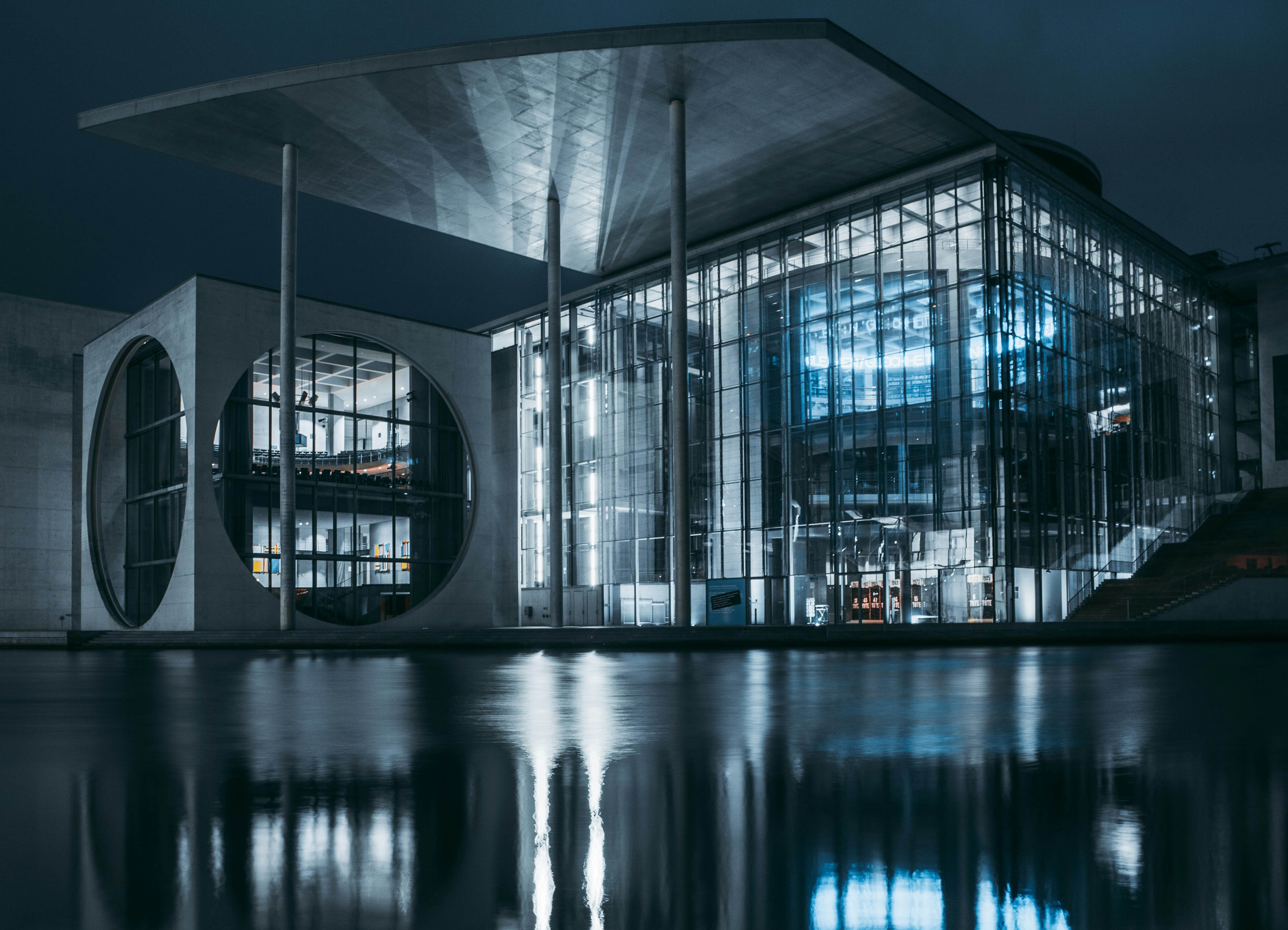 米兰milan官网-中兴通讯2025年营收1339亿元，算力营收同比增150%，构筑AI端到端全栈竞争力